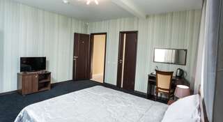 Гостиница Mirotel Волгоград Улучшенный двухместный номер с 1 кроватью-4